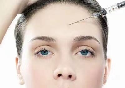 Acide hyaluronique injectable remplisseur cutané