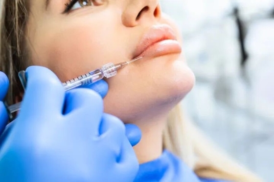 L'expérience parfaite avec HYDROIAM baiser augmentation de lèvre RED LIP gel d'acide hyaluronique avec B12