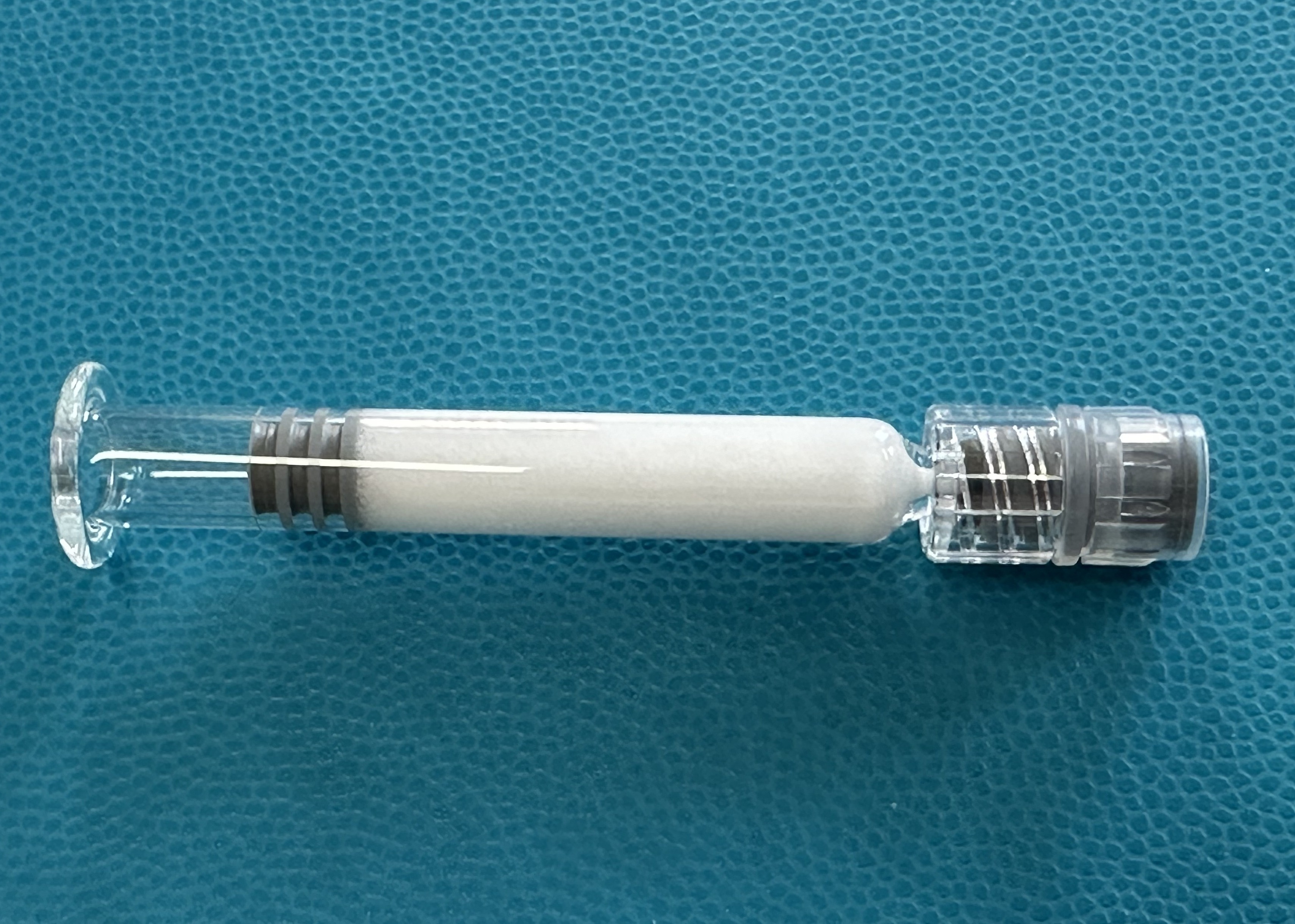 Surface lisse Acide calcique hyaluronique 70% HA Lié croisé 24 mg 30% Hydroxylapatite de calcium Remplisseur cutané